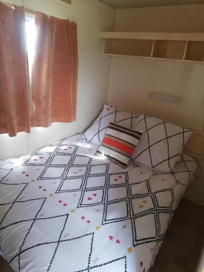Pulilane Hotel Le Torp-Mesnil Bagian luar foto